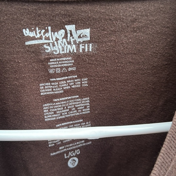 Y2K Quiksilver Brown Tee with Geometric Graphic Size Large - Picture 3 of 8